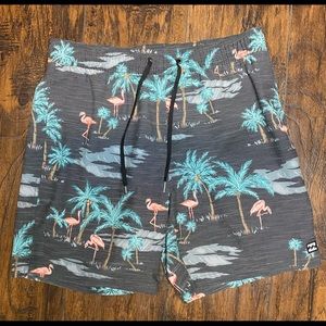 Billabong men’s medium boardshorts Recycler // Sunday Layback